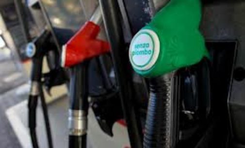 Iva: per scongiurare l'incremento rispunta l'aumento delle accise sulla benzina