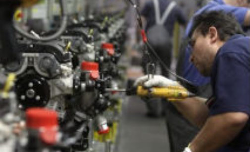 Industria, produzione in calo del 25%